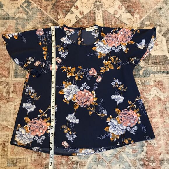 Rewind floral flutter sleeve blouse size XS - Picture 3 of 6